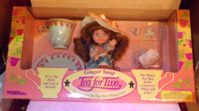LOOK TIGER ELECTRONICS GINGER SNAP TEA FOR TWO PARTY DOLL NIB