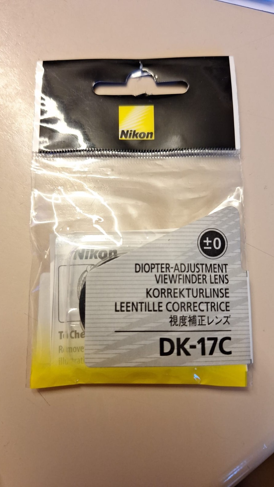 DK-17C NIKON "Eyepiece auxiliary lens for D2x / D2H / D2Hs" (0)