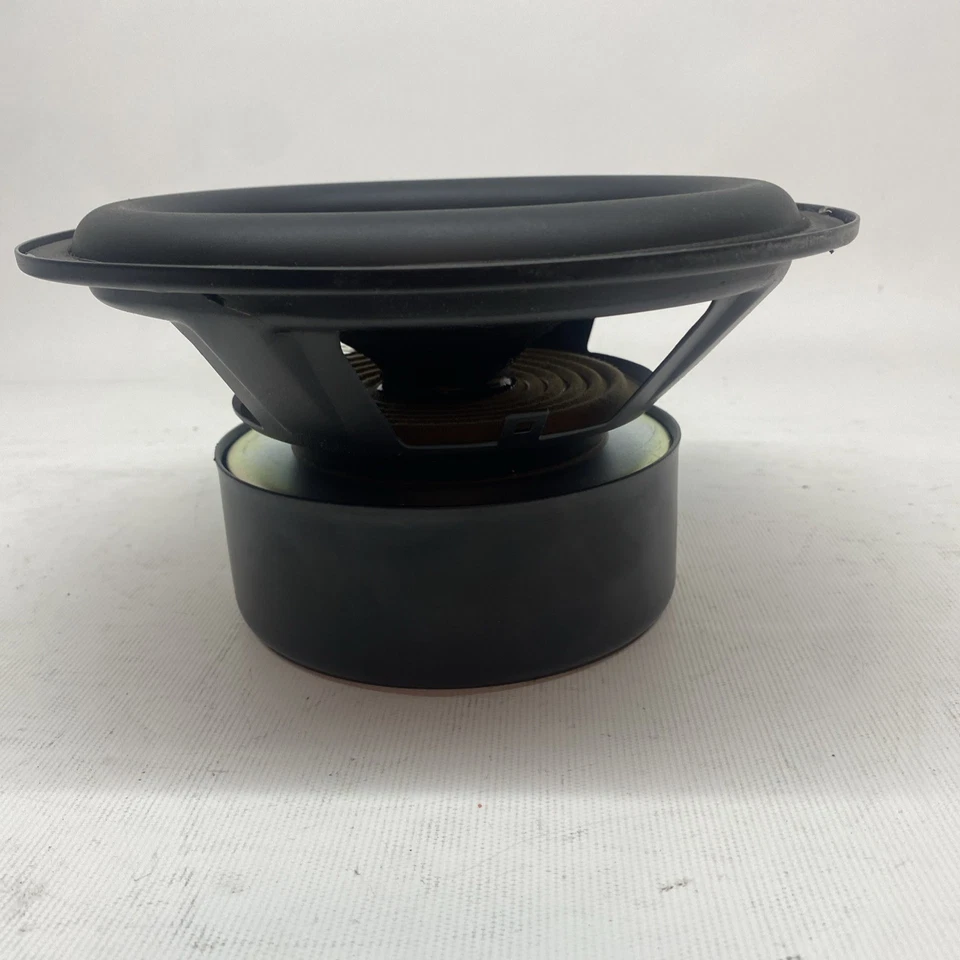 Controlador de subwoofer KEF Kube 8” - negro - excelente estado Foto 4 de 4