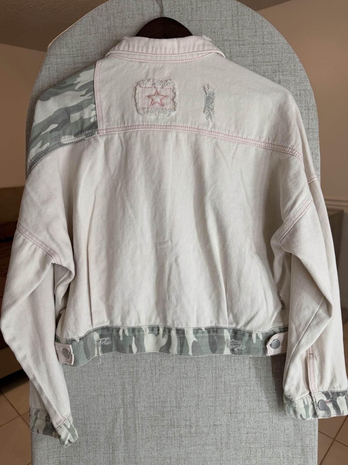 POL Camouflage Patch Distressed Jacket Women S Co… - image 4