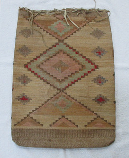 VERY NICE OLD AND LARGE PLATEAU CORN HUSK BAG NR!