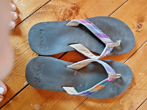 Ladies preowned REEF Thong Sandals, Size 10 - Picture 3 of 7