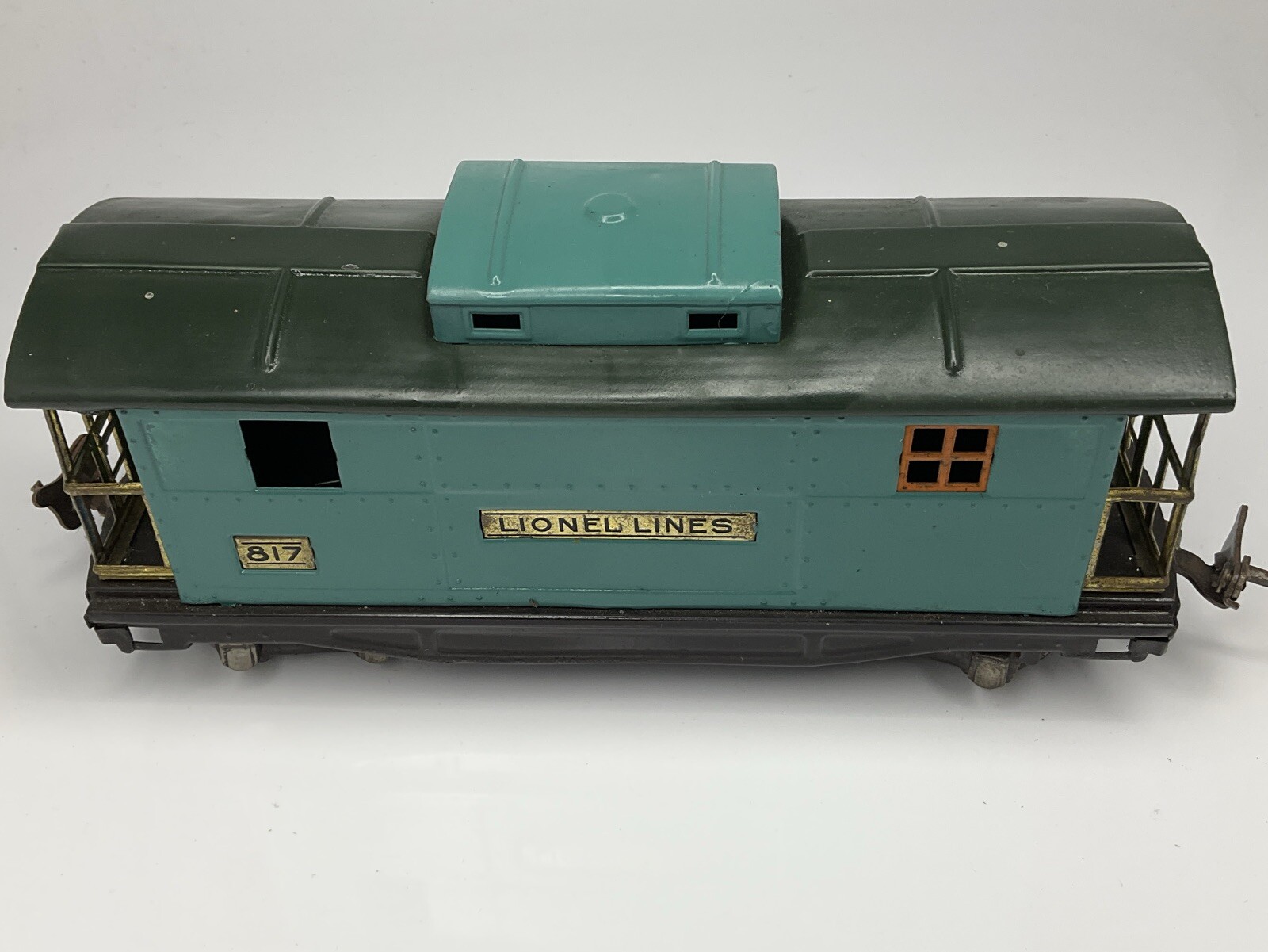 Lionel No. 817 Caboose Dark Green