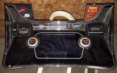 CLEAN SILVER IGT CRYSTAL  IDECK WITH BUTTONS AND GOOD LCD DISPLAY WITH CHIP