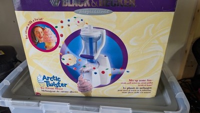 ORIGINAL Black and Decker Arctic Twister Ice Cream Maker Model IC200 NEW