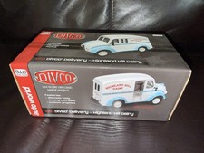 Auto World 24010 1/24 Scale Divco Delivery Truck "Highland Hill Dairy" Diecast