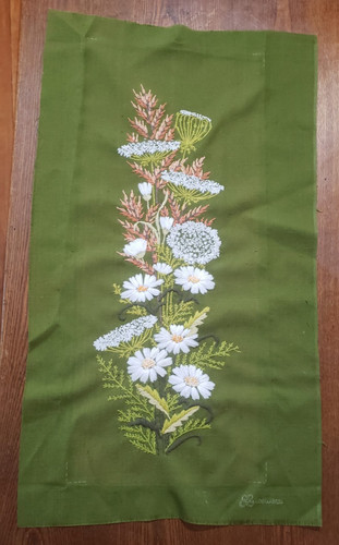 Vintage Lee Wards Crewel Embroidery Daisies Queen Anne's Lace Wall 24x10" Art