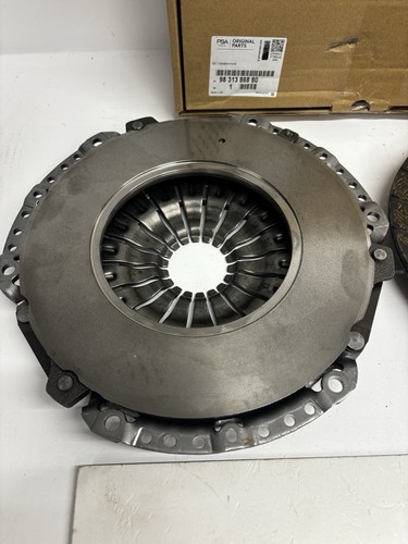 Citroen/Peugeot 2pc Clutch Kit For 1.2/1.6 Petrol Engine Genuine 9831386880 - Picture 7 of 15