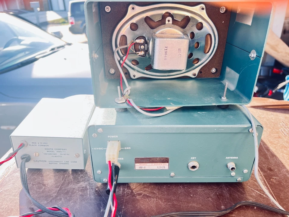 Heathkit HW-8 QRP CW Transceiver, power supply, speaker, and meter - Image 2 of 4