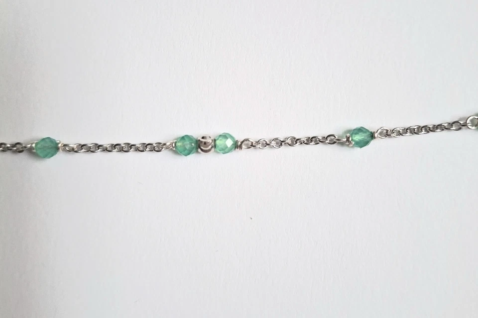Bracciale in argento 925 con sfere di argento sfaccettate e calcedonio verde - Immagine 3 di 3
