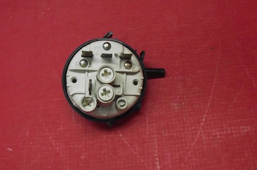 Waschmaschine HOTPOINT WM61N Druckschalter