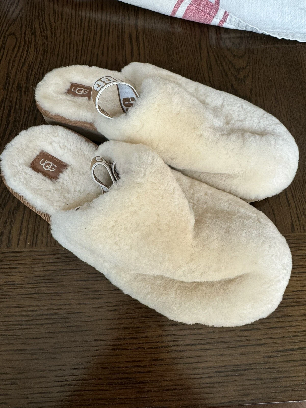 Zoccolo Ugg Fluff Yeah stile bambino piccolo: 1123633k nuovo senza scatola taglia 6