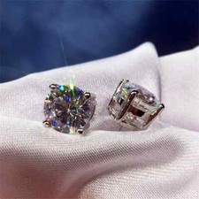4,00 CT. ORECCHINI PUNTI LUCE IN ORO BIANCO 18 KT. TIT. 750 CON BRILLANTI.