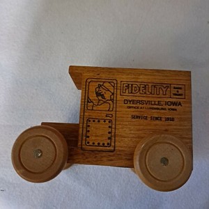 Toystalgia Wooden Fidelity Bank Dyersville IA Truck Savings BANK 1984