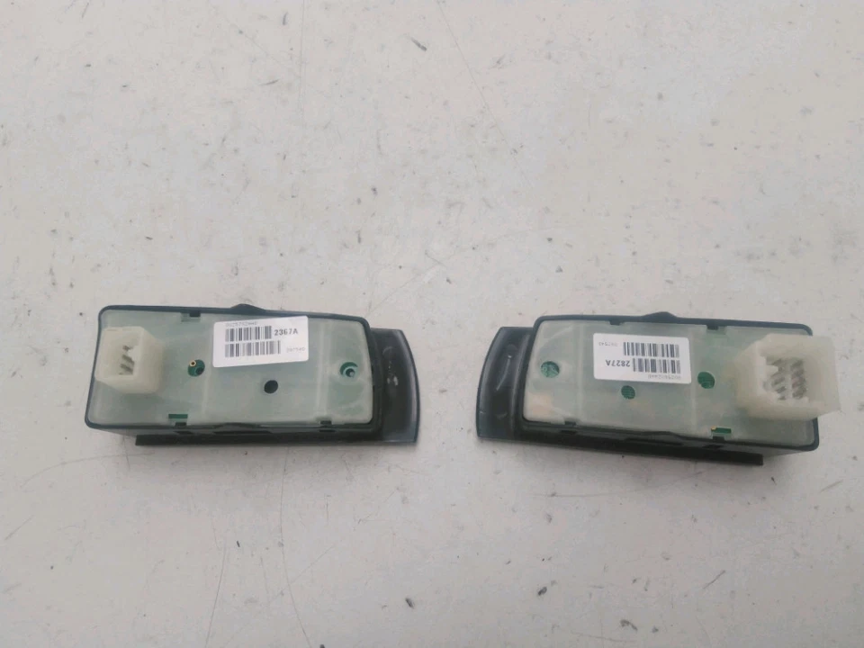 RADIO CONTROLS Chrysler 300C PHASE 2 2008 - Photo 2/2