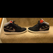 Nike Air Jordan 1 Mid GS Mid Top Leather Black Gray Red 5.5Y 554725-060