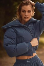 AiO Yoga Captivate Puffer -