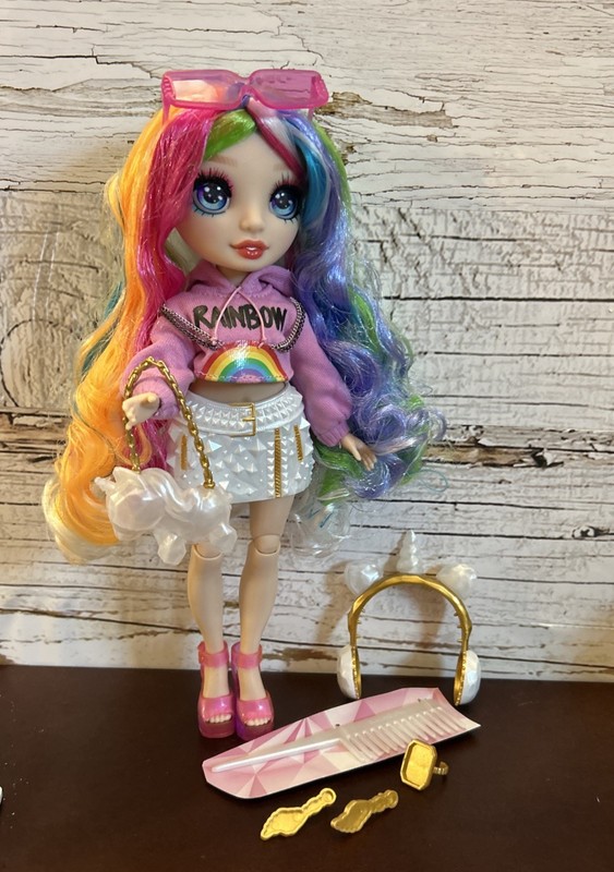 Rainbow High Creative Crystals Amaya Raine Doll + Accessories 
