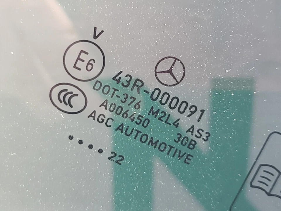 Mercedes GLB X247 Rear Left Quarter Window A2477304500 - Image 4 of 4