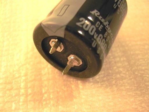 200v 680uf конденсатор