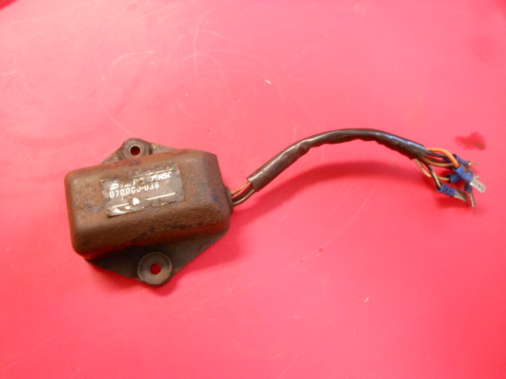 Yamaha ND Nippon Denso CDI Unit RD250 RD400 070000-038 2R8 Yamaha ND Nippon Denso CDI Unit RD250 RD400 070000-038 2R8