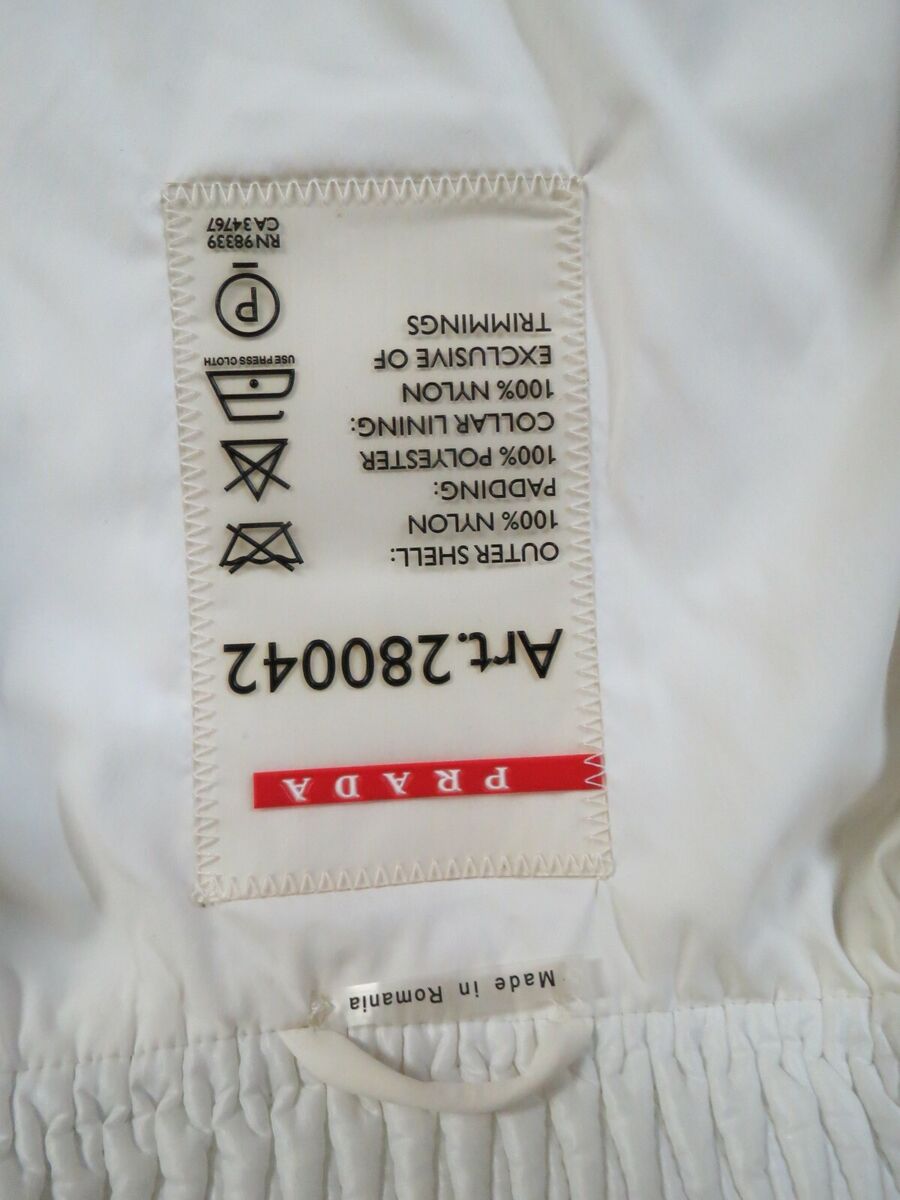 Prada White Puffer Model-ART.280042 Exclusive Of Trim riri Prada White Puffer Model-ART.280042 Exclusive Of Trim riri