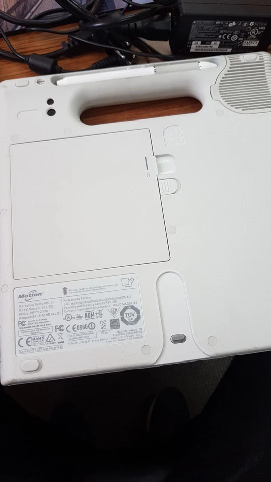 MOTION COMPUTING MC-C5 DOCKING STATION+TCD001 TABLET W/ ACCESORIES SELLING AS IS - Image 2 of 4