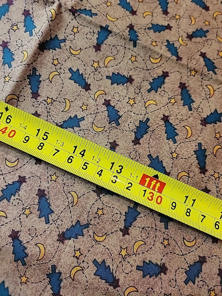 Mumms The Word Árboles de Navidad en tela de edredón de algodón marrón 32" Debbie Mumm Foto 2 de 4