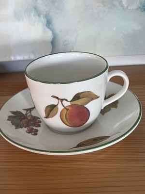 Royal Worcester Evesham Vale feines Porzellan Kaffeetasse und Untertasse Obst Design