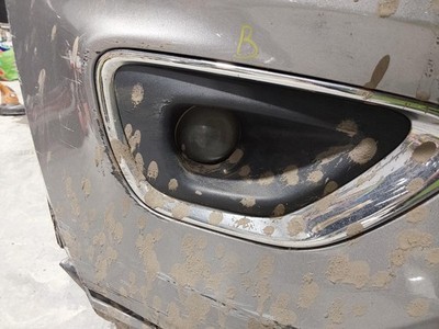Used Driving Light fits: 2015 Jeep Grand cherokee Fog-Driving bumper mounted Gra