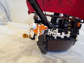 LEGO Disney Pirates of the Caribbean On Stranger Tides Set 4195 Excellent