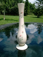 LENOX  7.5" FLAIRED GOLD RIM ROSE BUD  VASE  ROSE DESIGN MADE IN USA