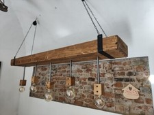 Lampadario trave a sospensione in legno artigianale. Handamade, fatto a mano.