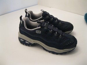 leather skechers tennis shoes
