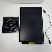 Wacom Bamboo Pen CTL-470 Graphics Tablet With Pen Cable CD