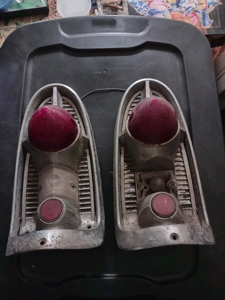 Luz traseira 1956 Bel Aire Chevrolet - Imagem 3 de 4