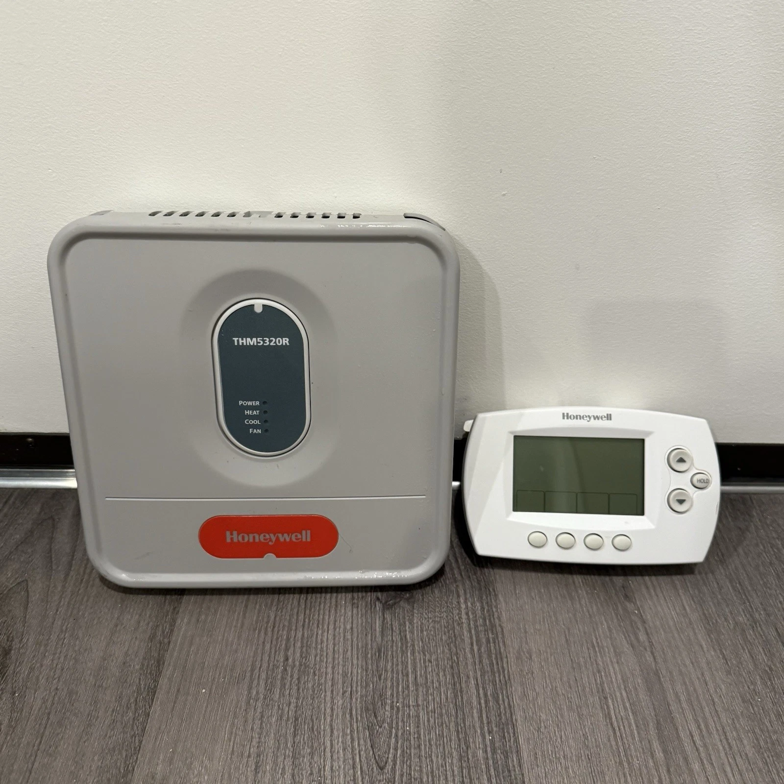 Honeywell Wireless Thermostat Kit - THM5320R & TH6320R
Opens in a new window or tab