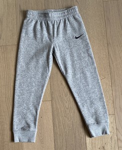 nike sweatpants size
