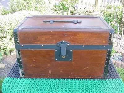 ANTIQUE 1800'S M.C. LILLEY & CO SMALL WOODEN TRAVEL STEAMER TRUNK CHEST 18X11X11