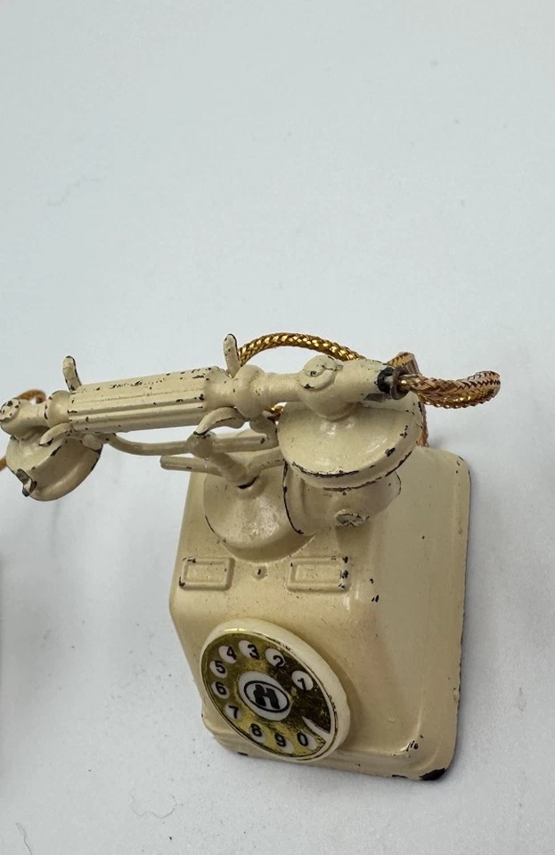 Antiguo teléfono de mesa de metal fundido a presión juguete coleccionable para casa de muñecas Foto 4 de 4