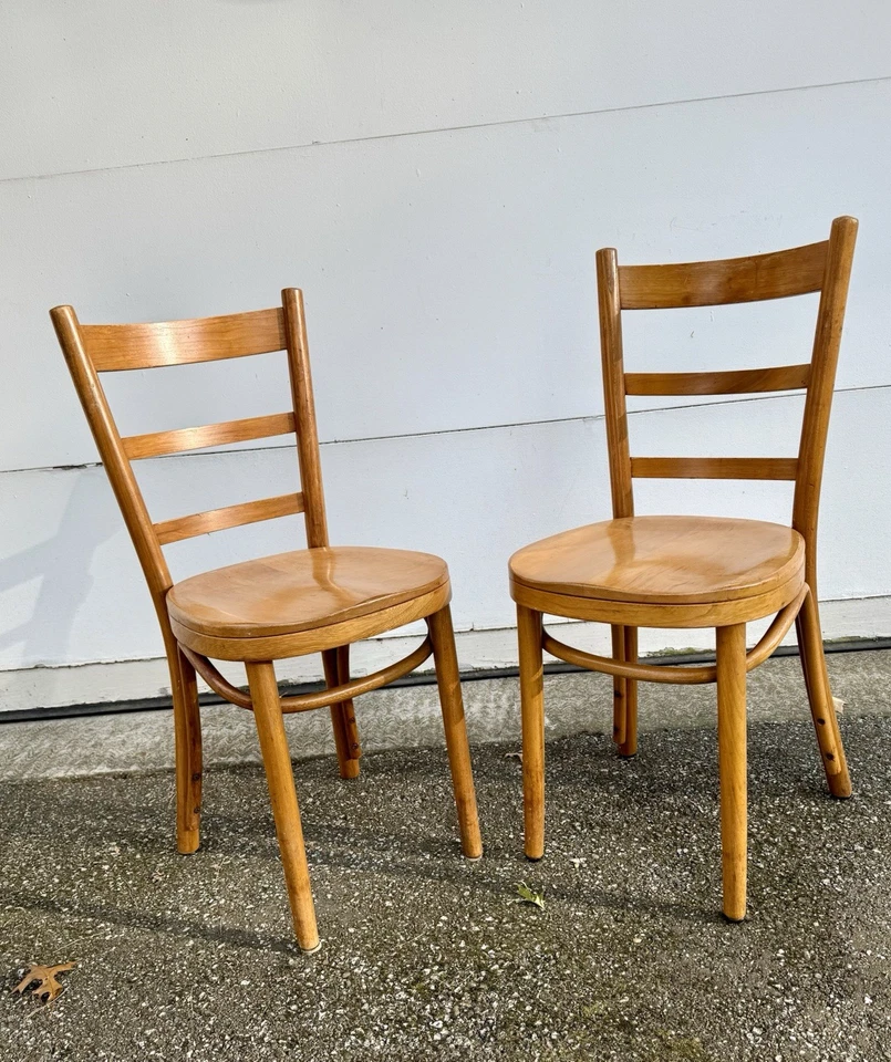 PAR DE SILLAS DE BISTRÓ THONET DE ARCE CON RESPALDO DE ESCALERA 2 MADERA CURVADA aprox. 1930’s Foto 4 de 4