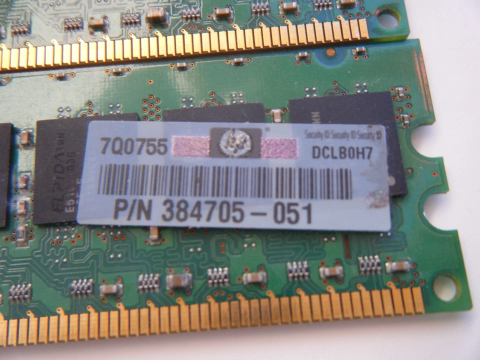 4 Genuine Elpida 1 GB Server Memory. PC2-5300E-555 EBE11ED8AGWA-6E-E. Made Japan - Image 3 of 3