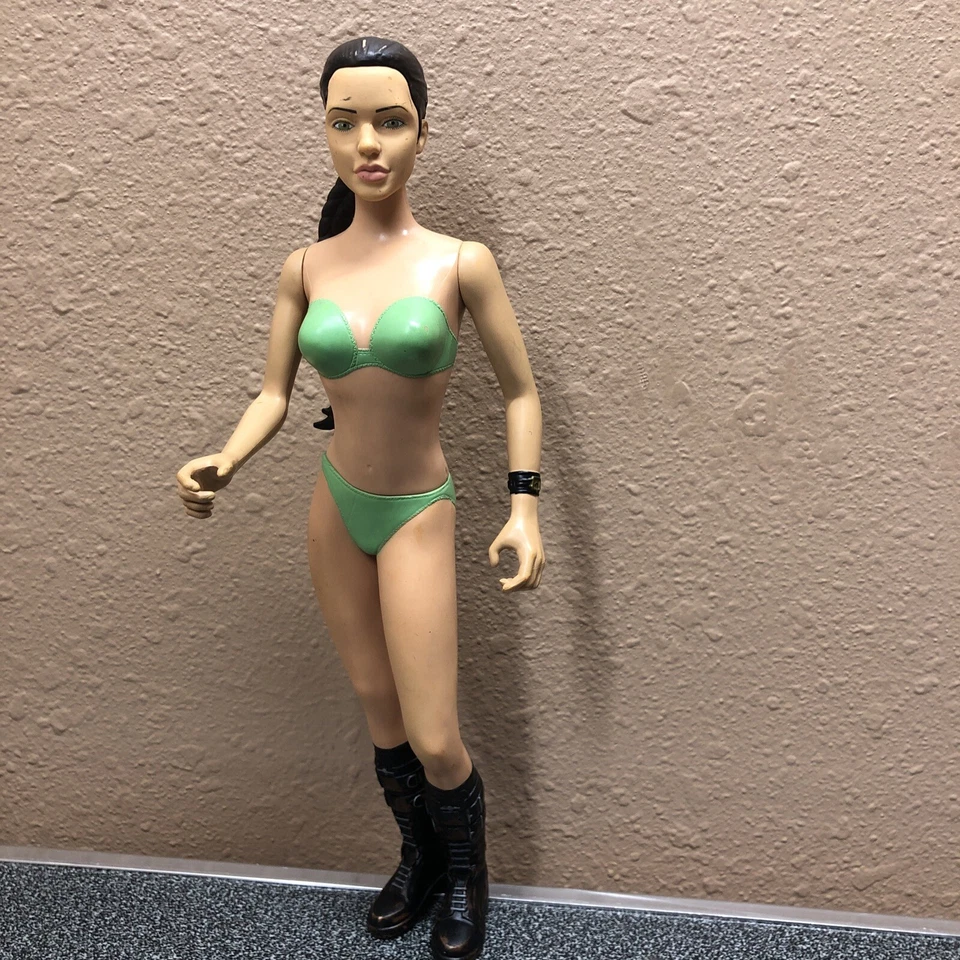 Lara Croft Tomb Raider Action Figure 11" Tall 2001 Paramount Pictures Playmates - Image 2 of 4