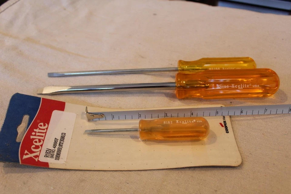 Xcelite Screwdriver 3pcSet Slotted Round Shaft R5166 5/16",R3166 3/16",R182 1/8" - Image 3 of 4