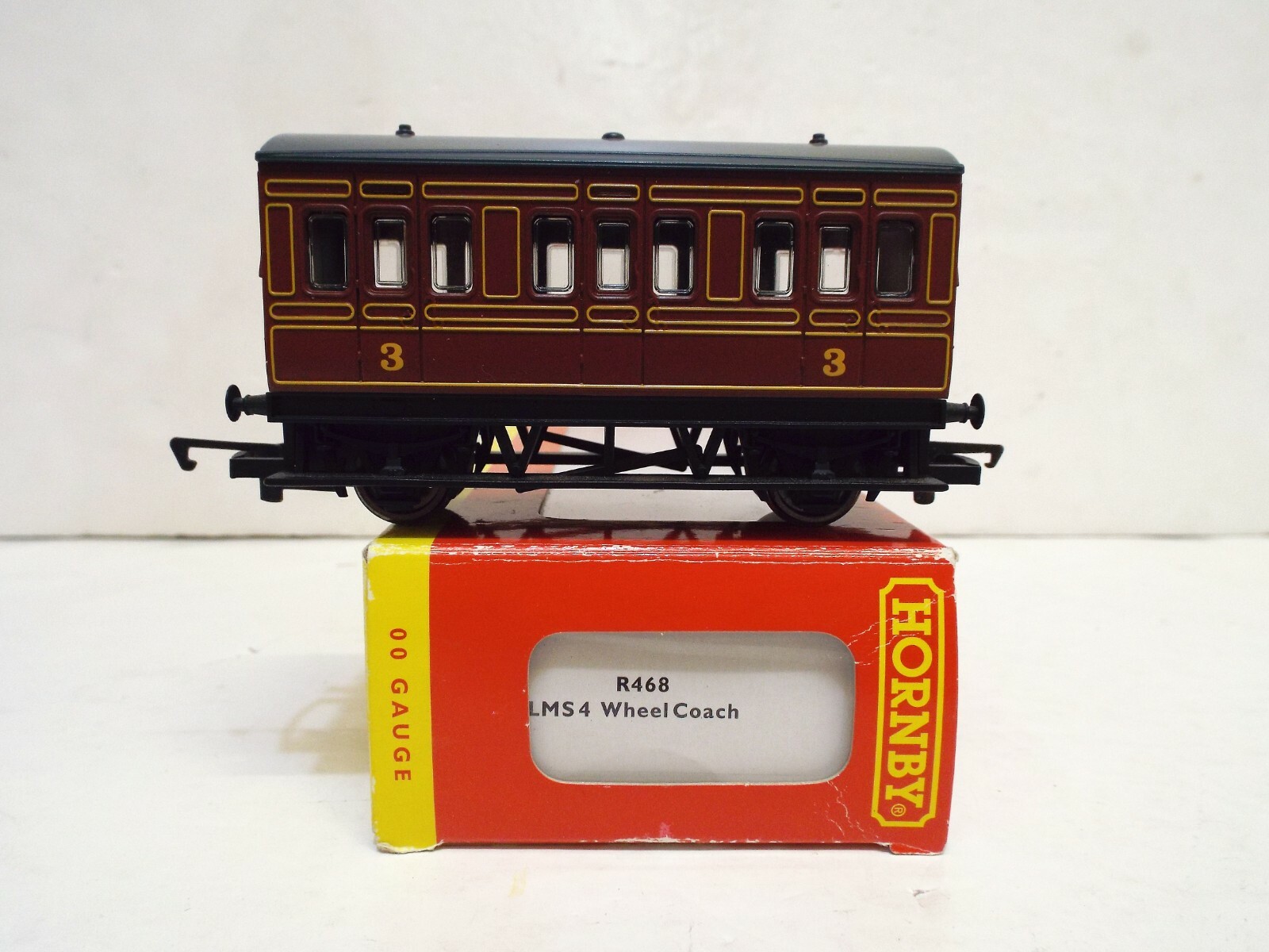 HORNBY R468 LMS 4WHEELED COACH 3RD CLASS MAROON BOXED (C935)