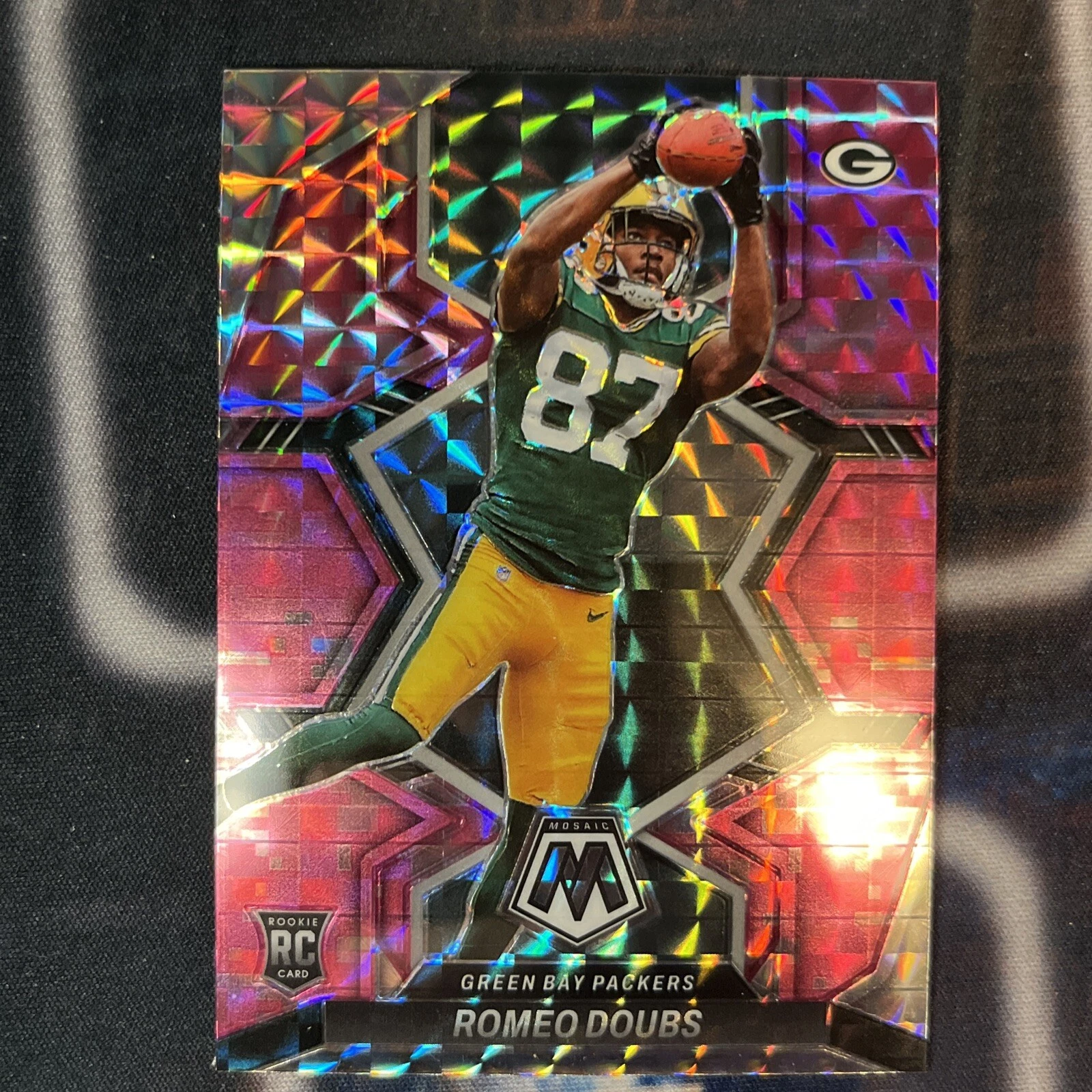 2022 Panini Mosaic Football Pink Camo Prizm Rookie Romeo Doubs #341 RC