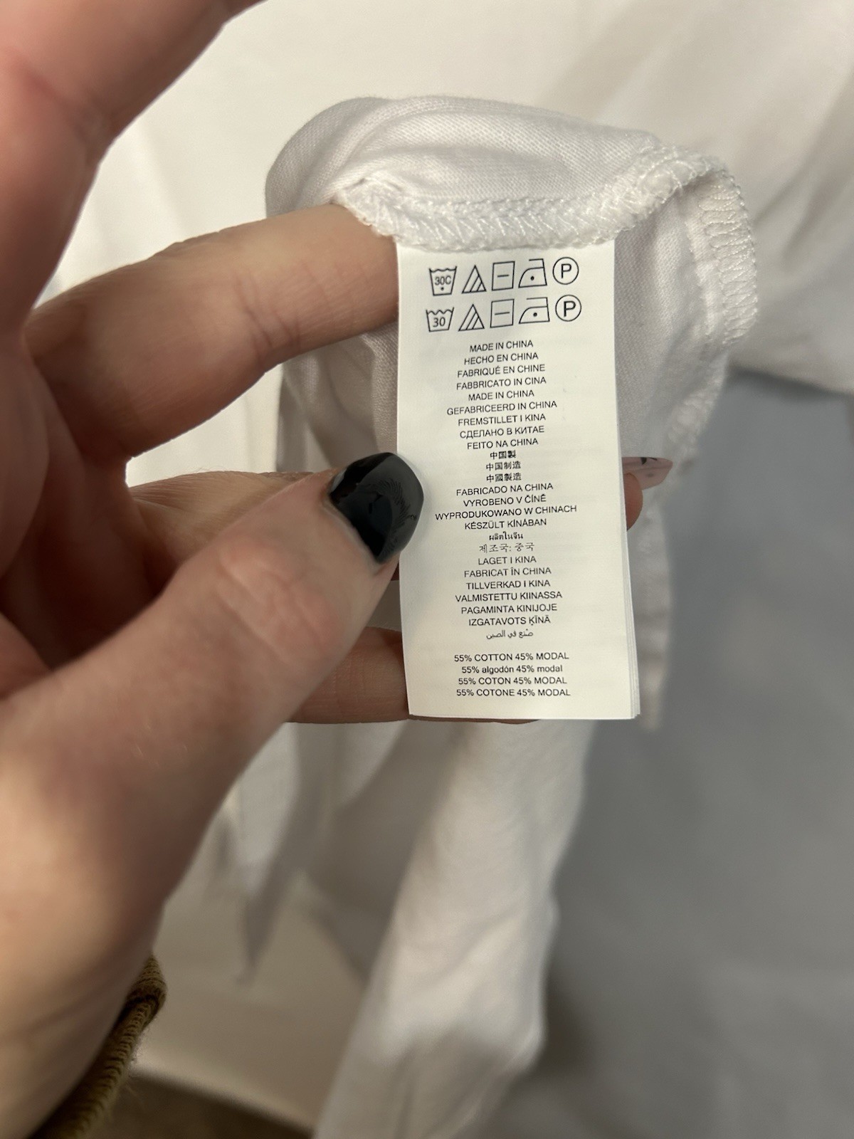 Michael Kors Woman’s Cold Shoulders Basic White V… - image 8