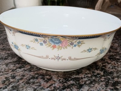 Lenox Debut Collection Fine Bone China 8 3/8  Serving Bowl Gold Trim 