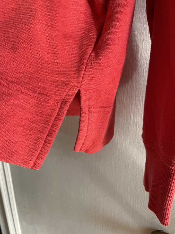 Suéter Suéter DKNY Vintage Rojo Cuello Redondo Logo Talla Mediana Foto 3 de 4