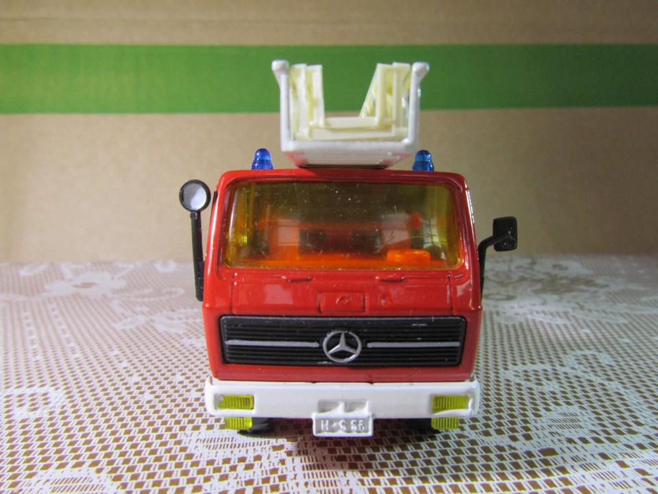 100Y Vintage SIKU 2819 Germany Mercedes 2232 DL30 Truck Firefighters Scale 1:55 - Image 2 of 4